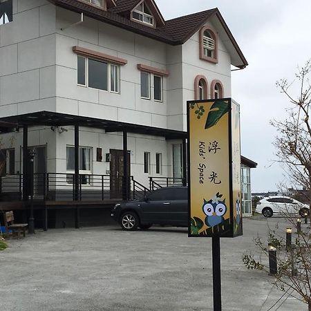 Hostal Travel Light Jiaoxi Exterior foto